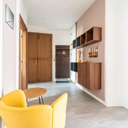 Guesthost - Modern Flat X4 Near The Center Apartment Triest