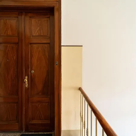Guesthost - Modern Flat X4 Near The Center Apartment *