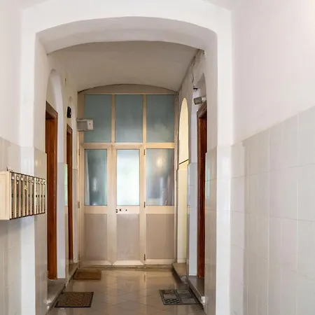 Guesthost - Modern Flat X4 Near The Center * Triest